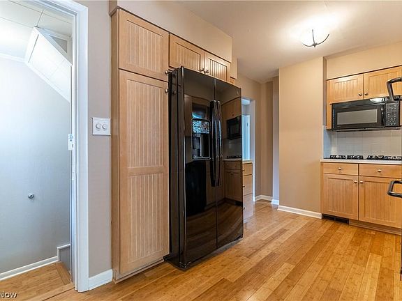 5th image of 111 E Linwood Ave
