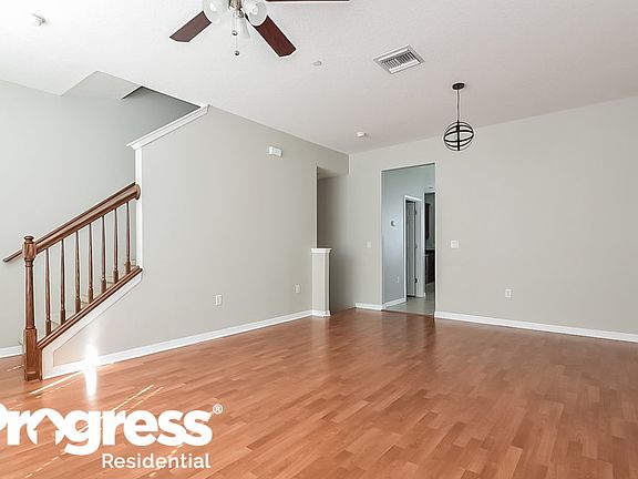3rd image of 2557 Lexington Oak Dr
