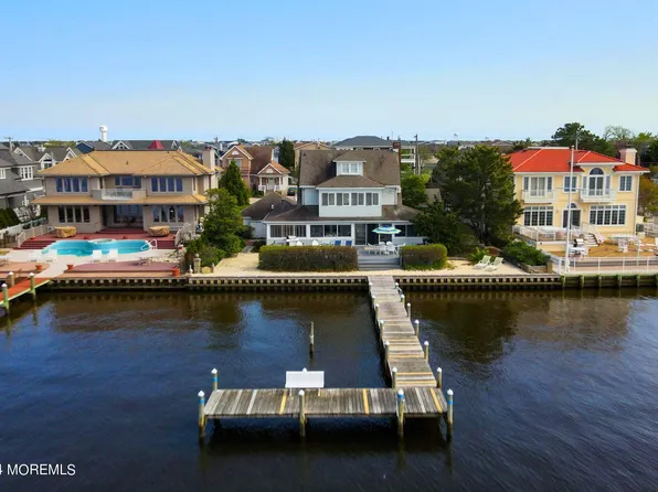 99 Pershing Boulevard, Lavallette, NJ 08735