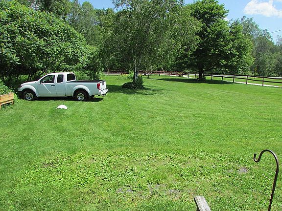 5th image of 633 Irish Settlement Rd
