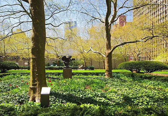 Rented by Bond New York | media 8