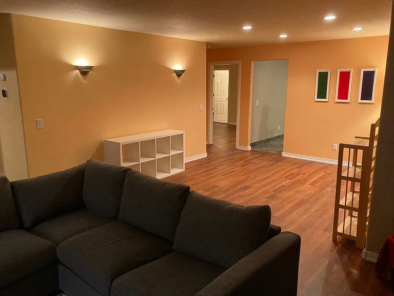1007 E Foothills Dr — Photo 7