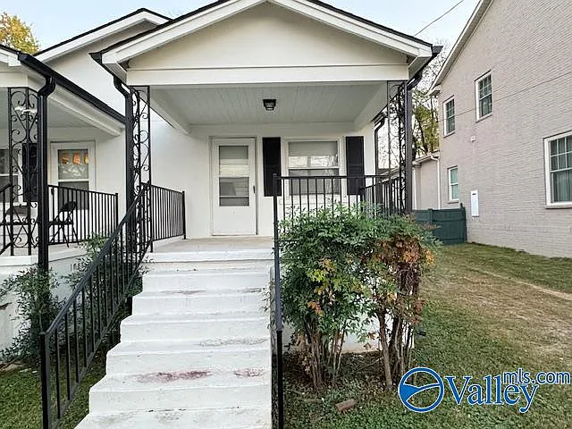 1410 Wells Ave SE — Photo 1