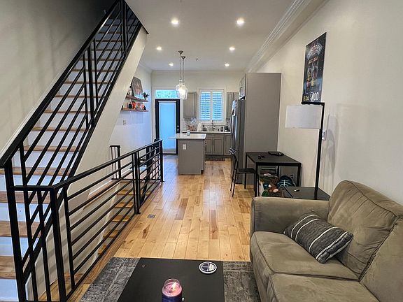 5th image of 2351 Gerritt St