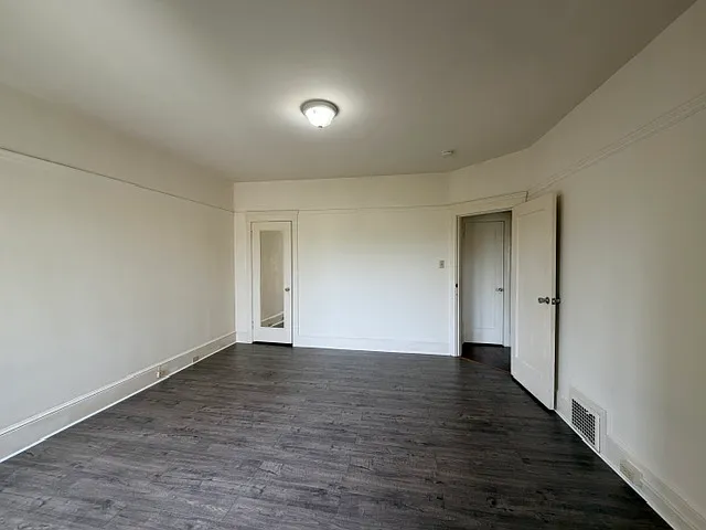 1st Bedroom (Largest) View 2