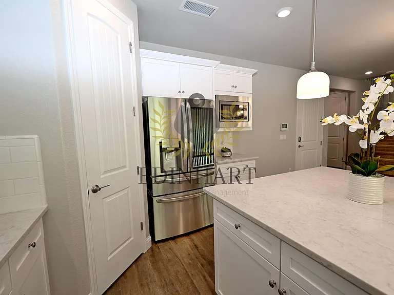 1439 E Via Albero Dr — Photo 8