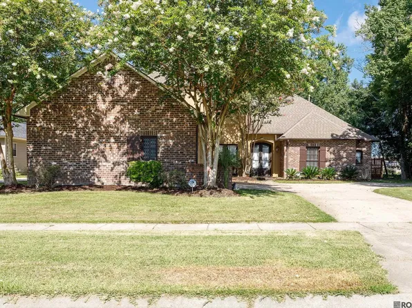 13627 Forest Lawn Dr, Prairieville, LA 70769