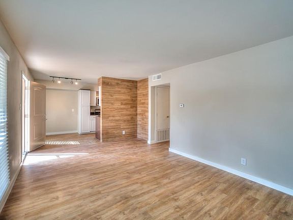 3rd image of 2215 E 51st St #894241446