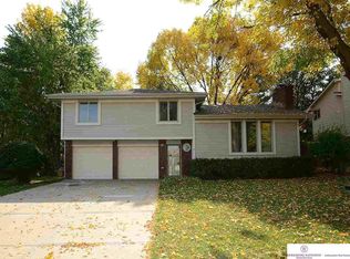 2807 Lynnwood Dr, Bellevue, NE 68123