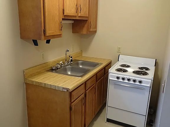 3rd image of 120 Wilson Ave #C