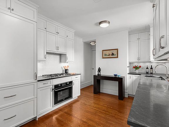 4th image of 215 W 88th St APT 12E