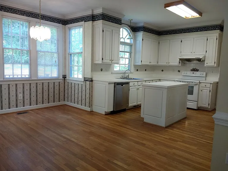 208 Parkroyale Ln — Photo 3