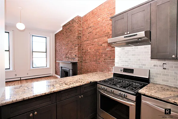 Rented by R New York | media 12