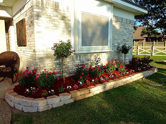 Beautiful landscaping!