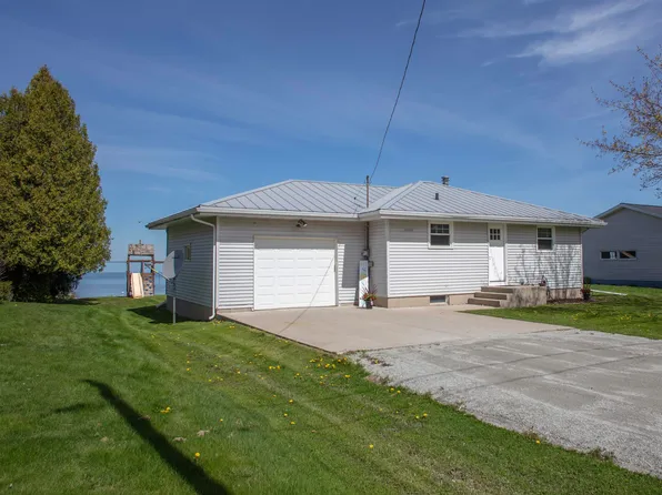 N9569 Bay Shore Ln, Luxemburg, WI 54217