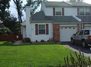 17 Boxwood Ln, Langhorne, PA 19047