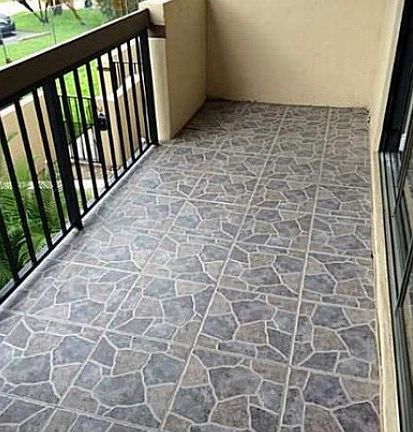 Balcony upstairs 