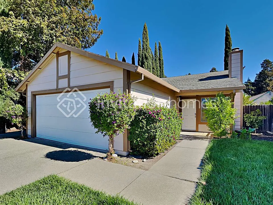 137 Catalpa Ln