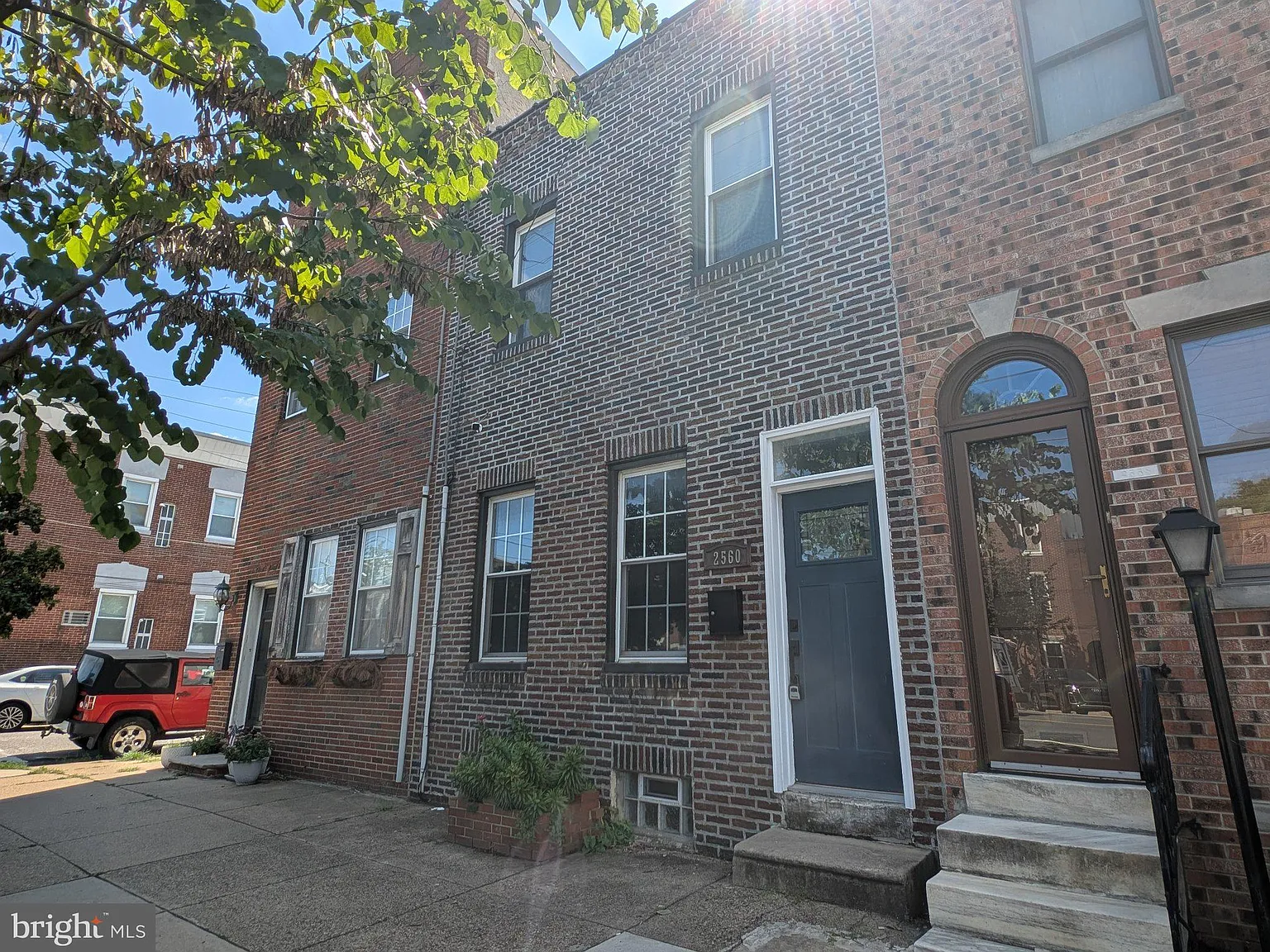 3 bed, 2.0 bath, 1642 sqft, $2,650 — Photo 2
