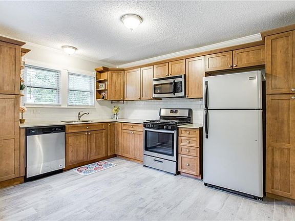 4th image of 6517 Onyx Dr N