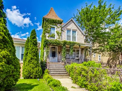 4026 W Addison St, Chicago, IL, 60641