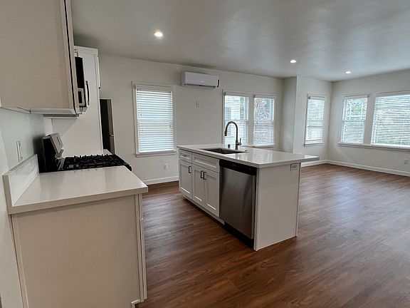 2nd image of 3847 Flower Dr #3847