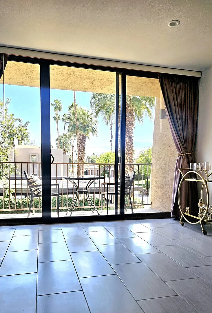 Sol & Sips-Palm Desert Studio at Shadow Mountain Resort-steps to El — Photo 3