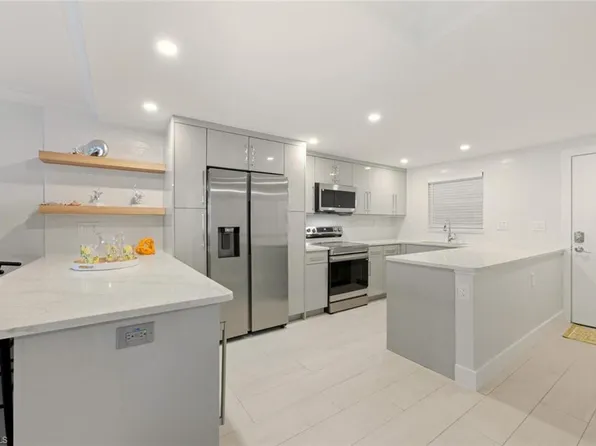 900 8th AVE S #103, NAPLES, FL 34102