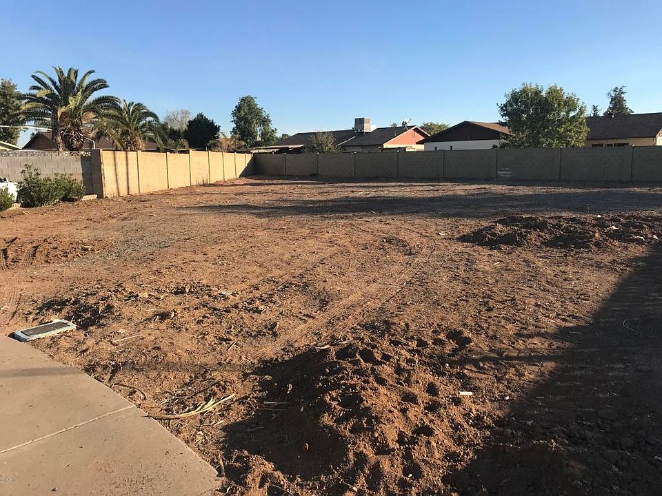 2nd image of 10033 N 49th Dr