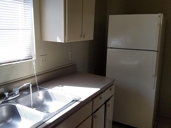 5th image of 605 E Bustamante St APT 5