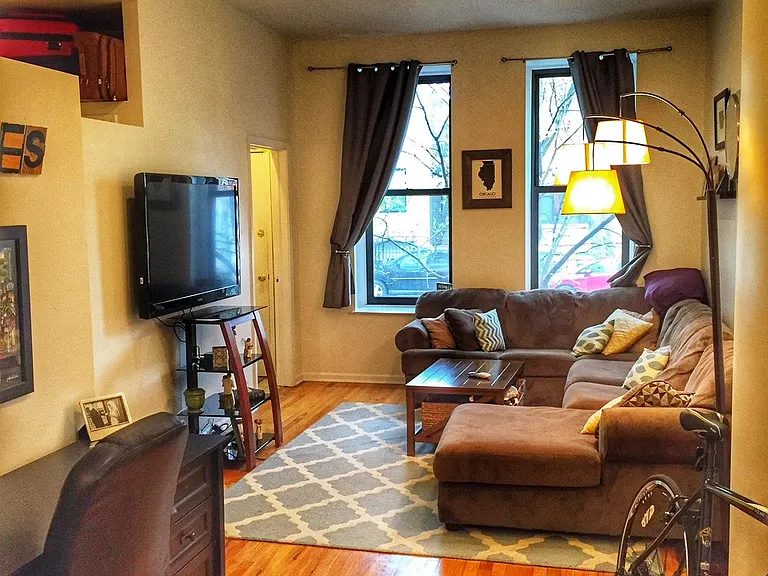 1421 W Huron St #1F — Photo 2