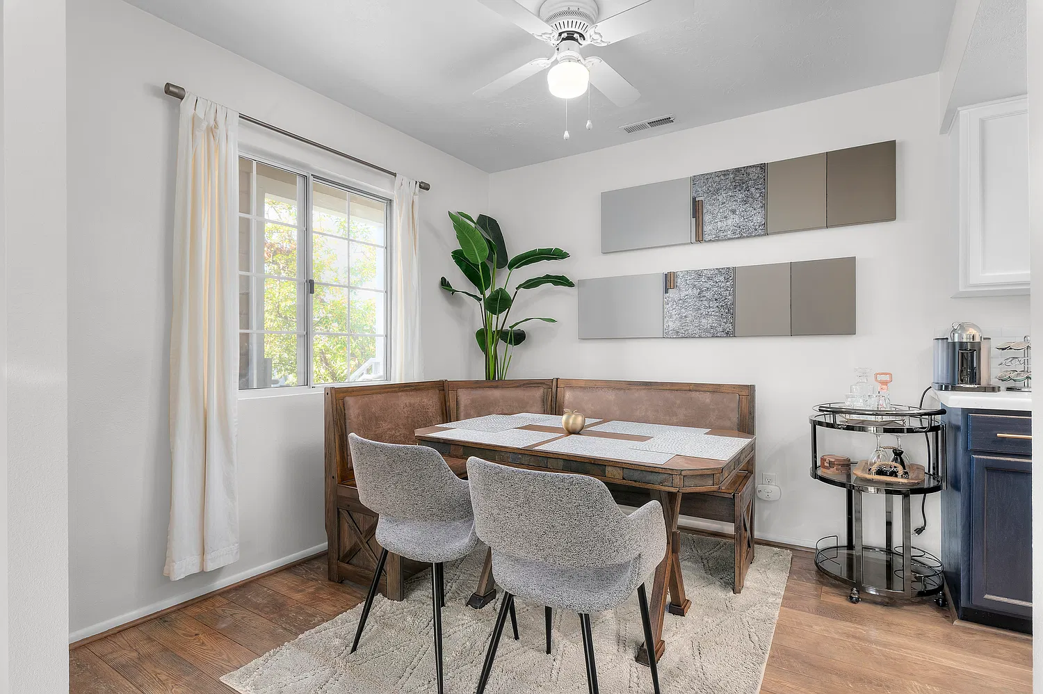 2 bed, 950 sqft, $2,500 — Photo 3