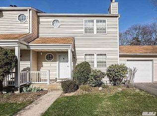 17 Rutledge Commons, Yaphank, NY 11980