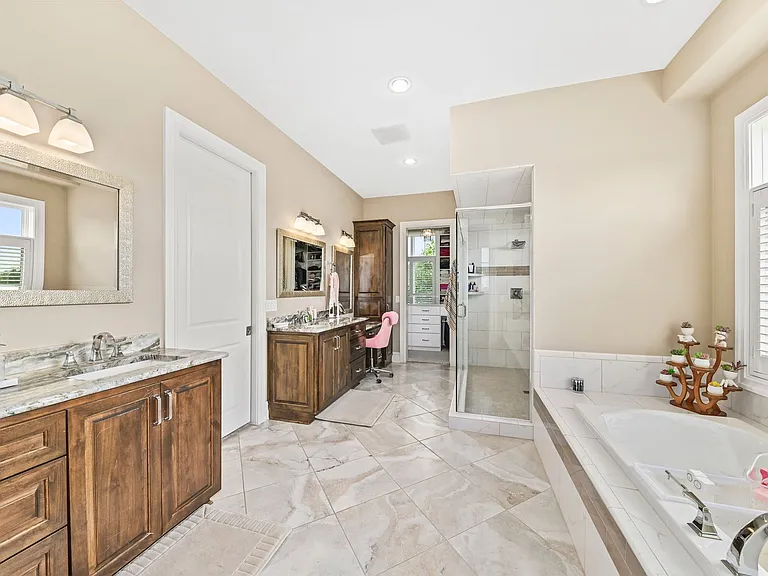 1626 Twisted Oak Ct — Photo 25