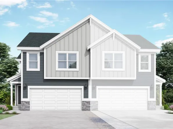 1403 S 4th St E, Louisburg, KS 66053