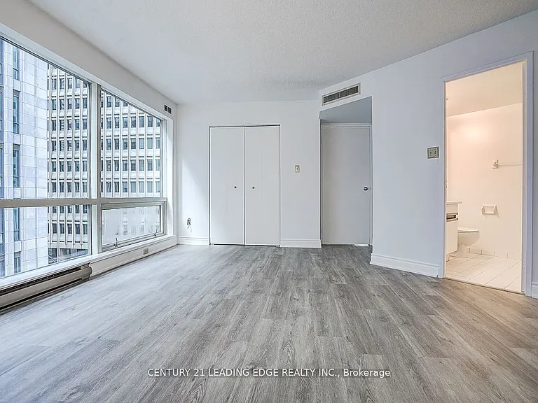 1001 Bay St #514 — Photo 23