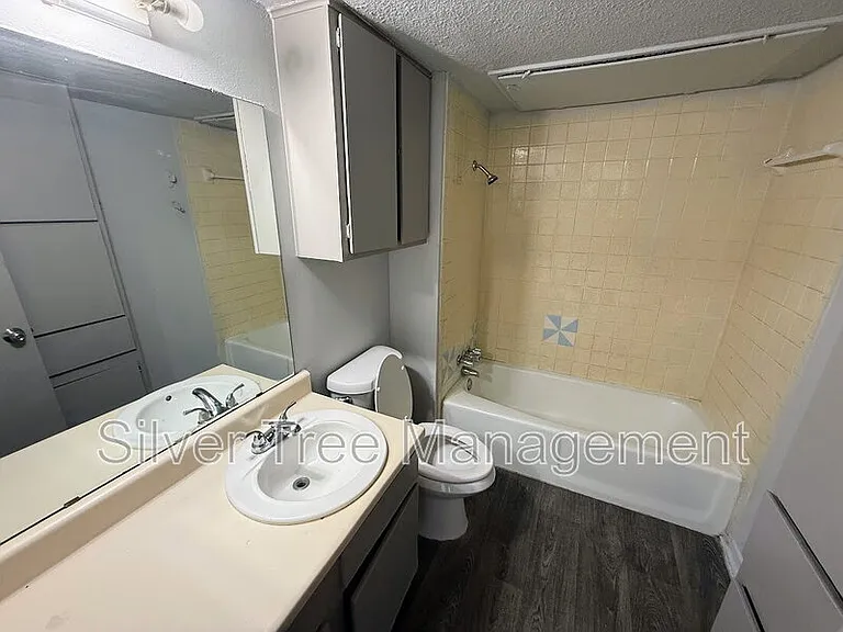 4820 Wellesley Ave #A — Photo 13
