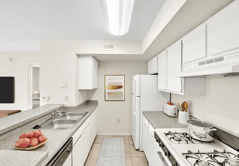 Metro Place Apartments — Photo 11