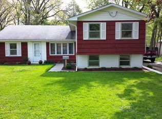 2830 44th St, Moline, IL 61265