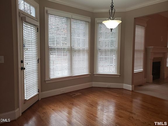 5th image of 381 Carolina Oaks