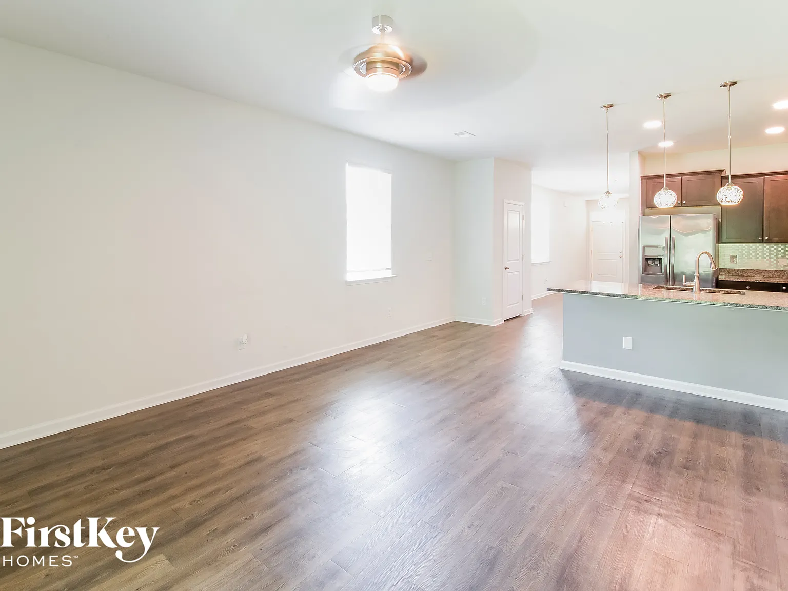 3 bed, 2.0 bath, 1459 sqft, $2,555 — Photo 4