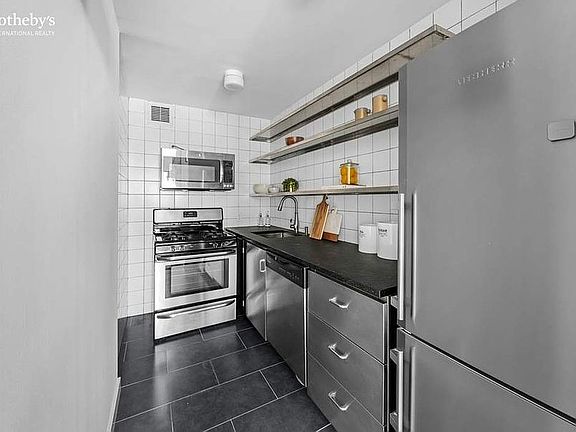 5th image of 153 E 87th St APT 11C