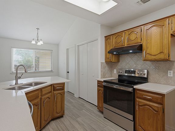 5th image of 1830 Tiburon Bnd