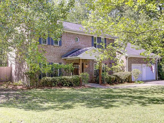 3rd image of 302 Silver Creek Dr