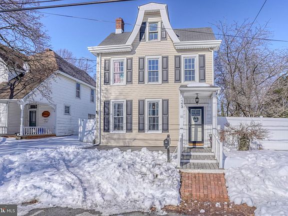 3rd image of 113 Crawford St