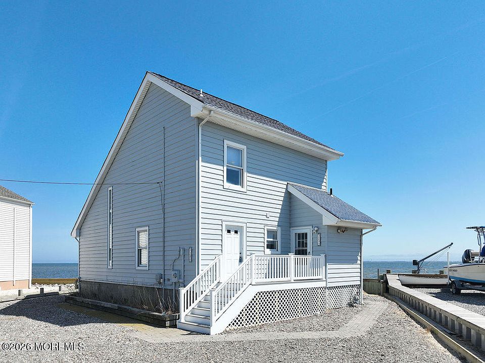 1st image of 323 Bay Shore Dr