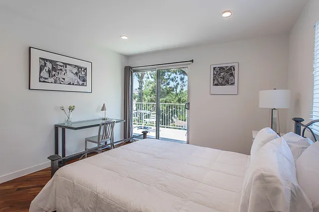 3055 Landa St — Photo 45