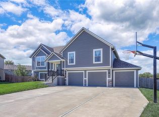 12301 S Burr Oak Cir, Peculiar, MO 64078