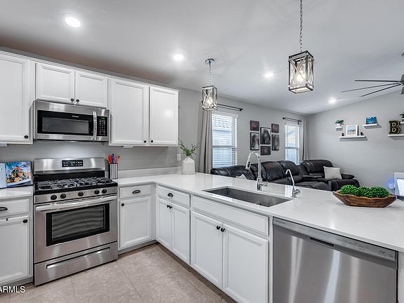 4th image of 16574 W ALAMEDA Road