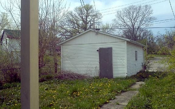 4th image of 2329 Lakeview Ave